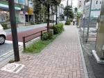 Ein Bild, das das japanische Wort 歩道 veranschaulicht.